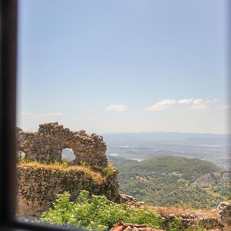 The House Of Dollma , Inside Kruja Castle Hotell Eksteriør bilde