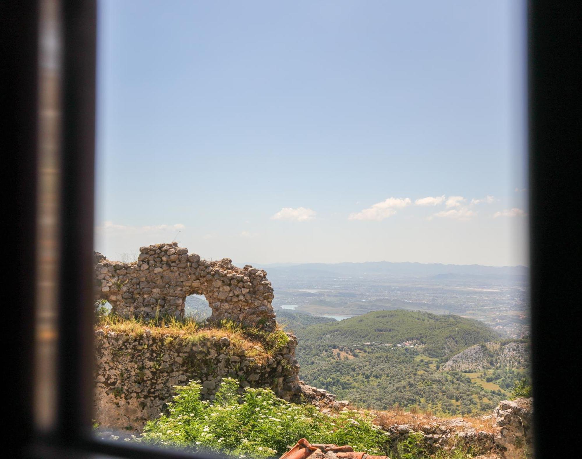The House Of Dollma , Inside Kruja Castle Hotell Eksteriør bilde