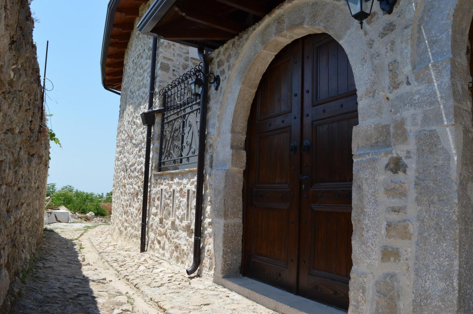 The House Of Dollma , Inside Kruja Castle Hotell Eksteriør bilde