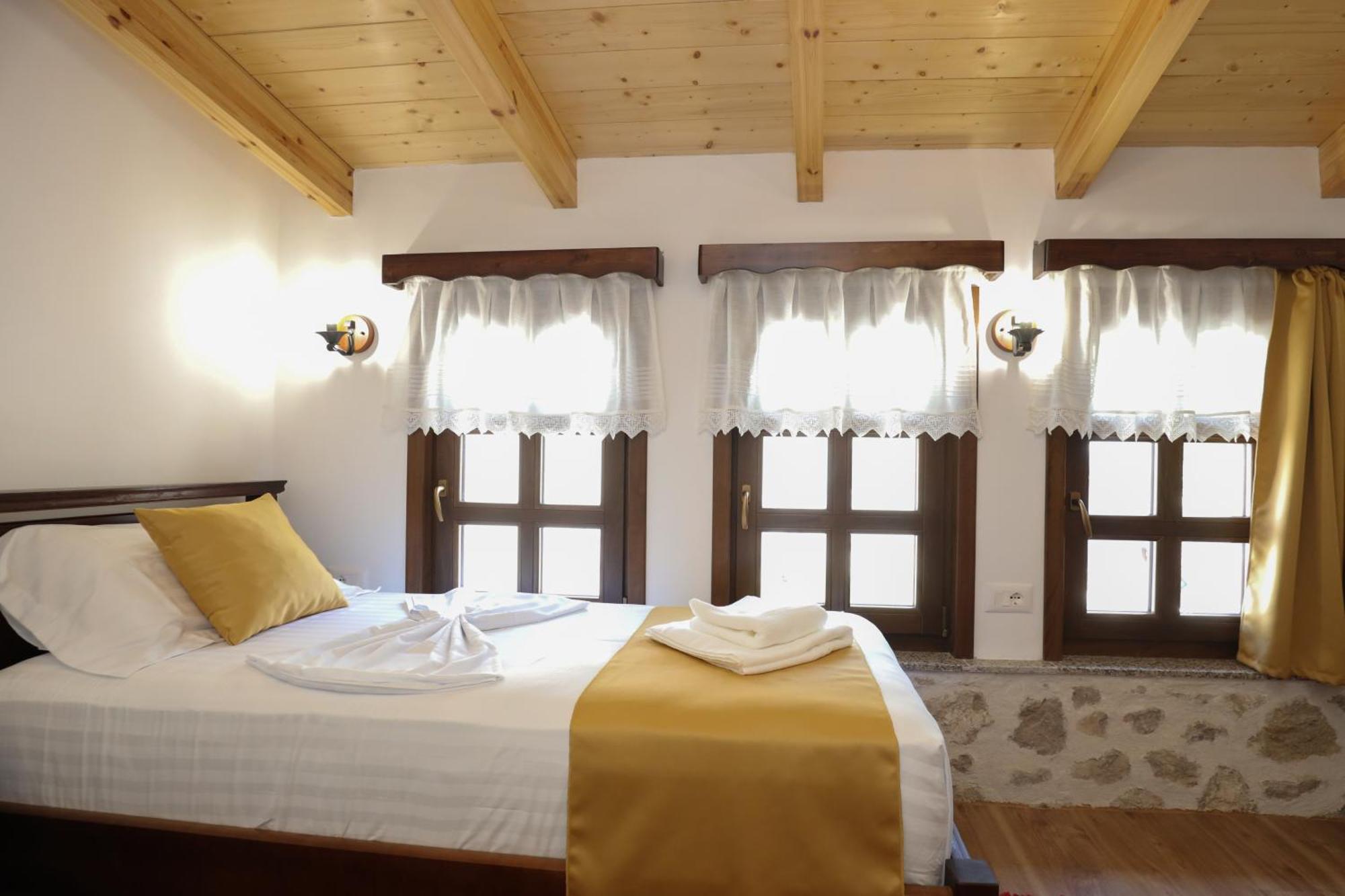 The House Of Dollma , Inside Kruja Castle Hotell Eksteriør bilde