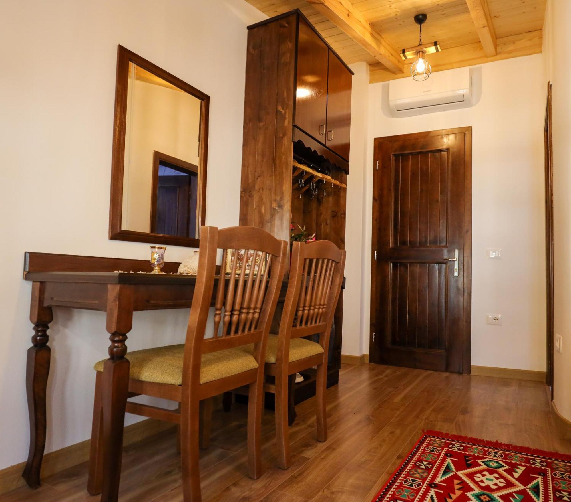The House Of Dollma , Inside Kruja Castle Hotell Eksteriør bilde