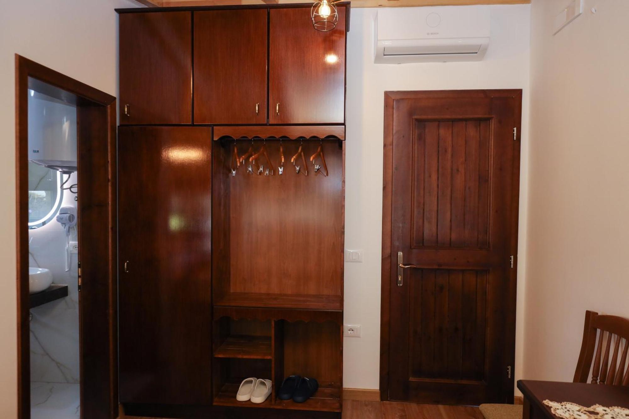 The House Of Dollma , Inside Kruja Castle Hotell Rom bilde