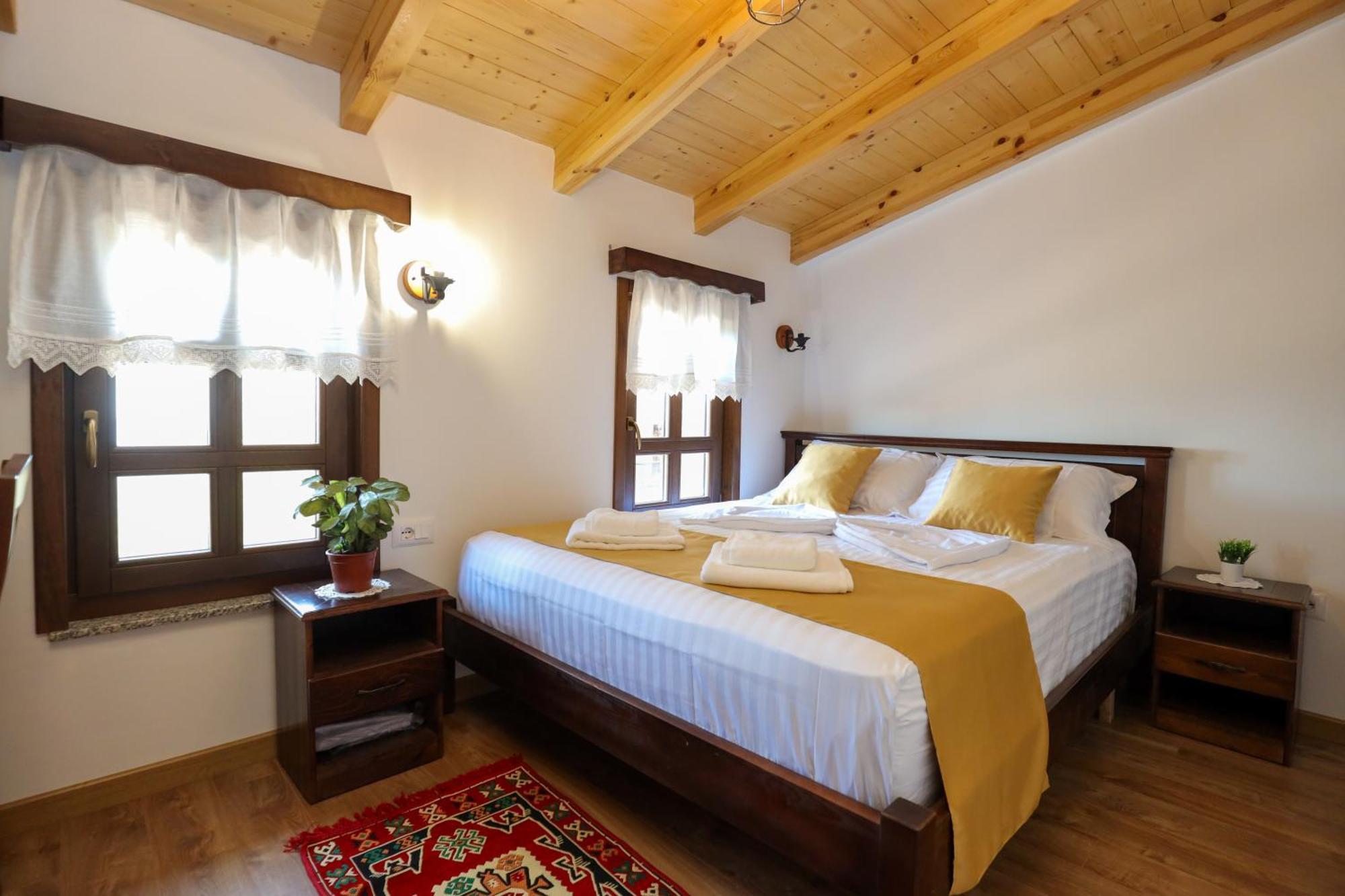 The House Of Dollma , Inside Kruja Castle Hotell Eksteriør bilde