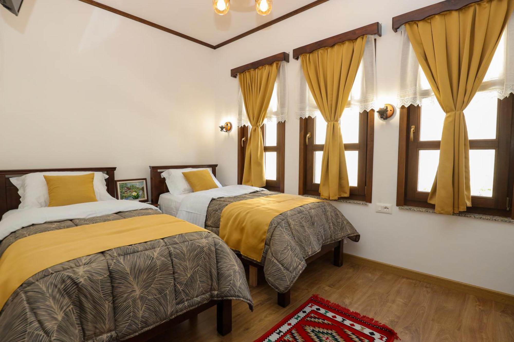 The House Of Dollma , Inside Kruja Castle Hotell Eksteriør bilde