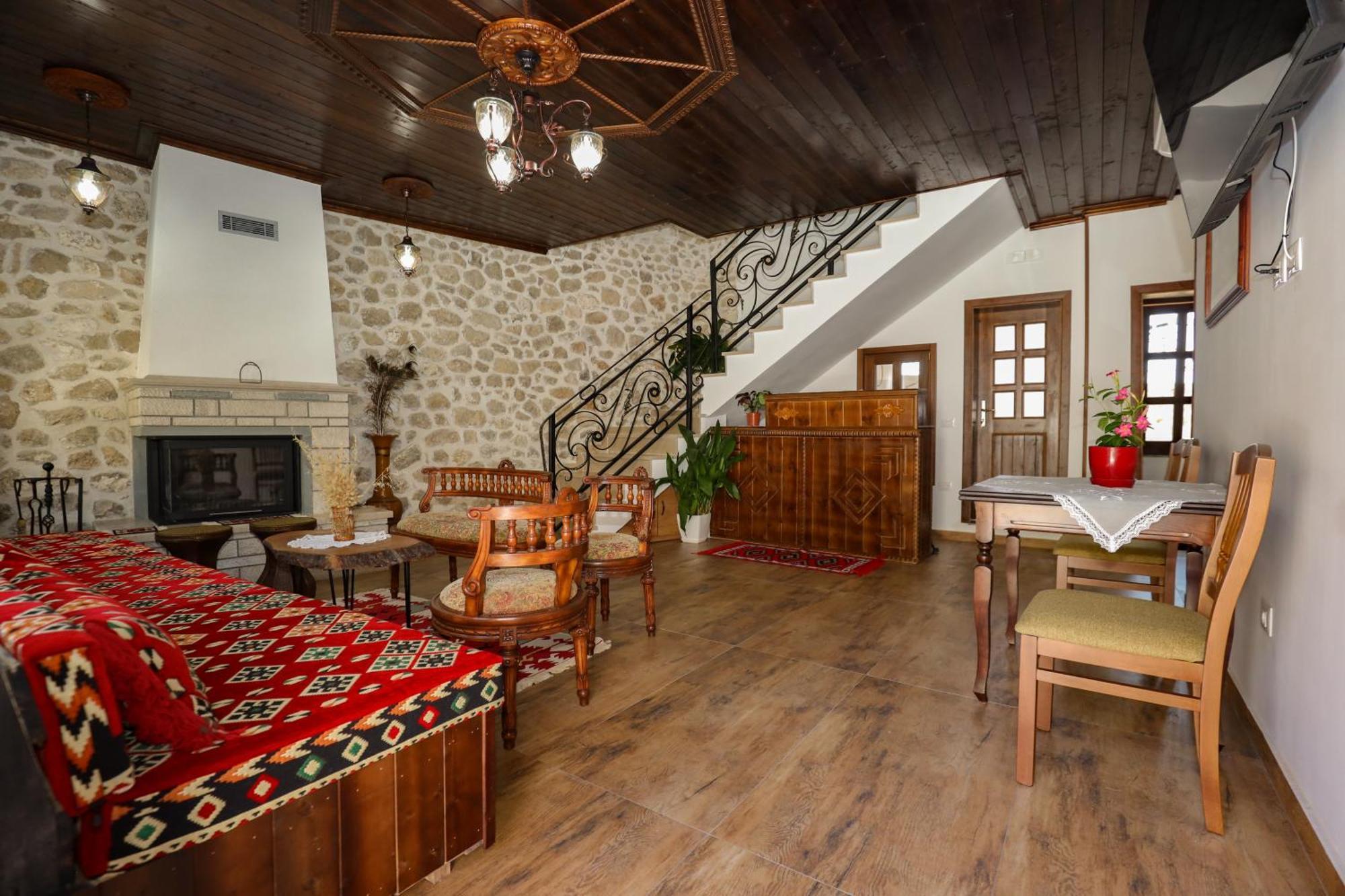 The House Of Dollma , Inside Kruja Castle Hotell Eksteriør bilde