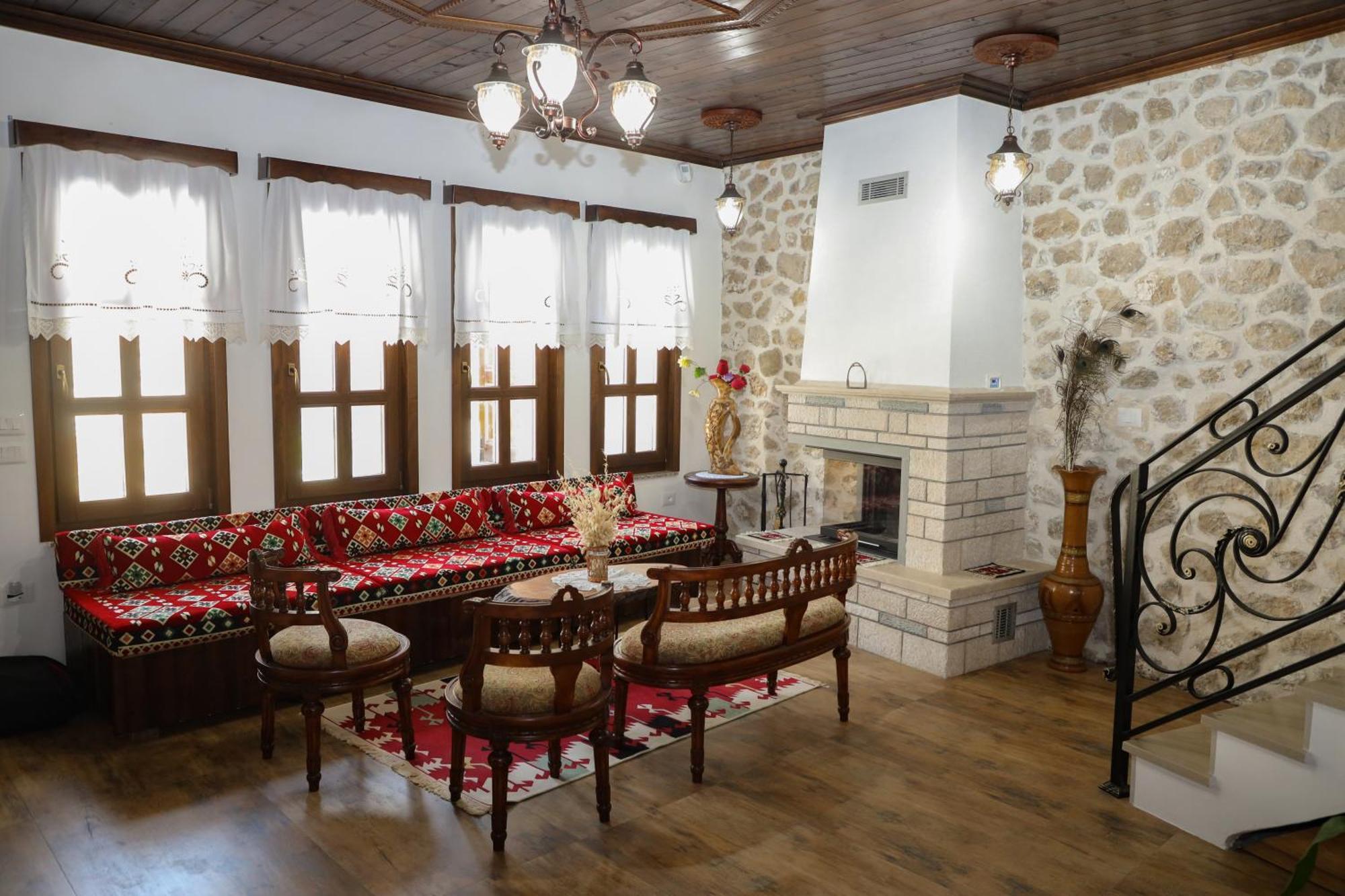The House Of Dollma , Inside Kruja Castle Hotell Eksteriør bilde